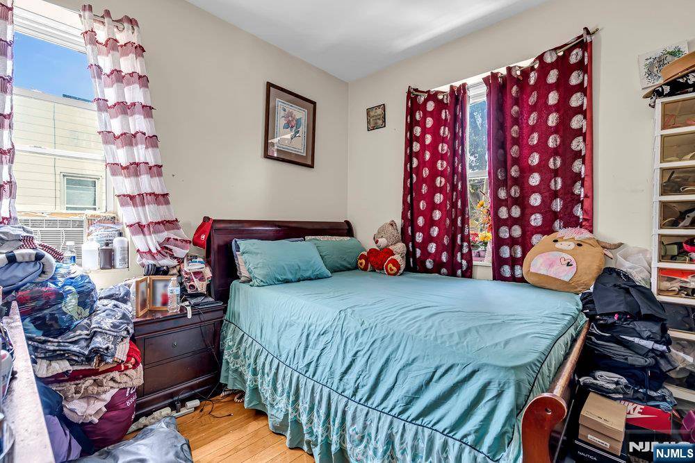 Irvington, NJ 07111,122 Harper AVE