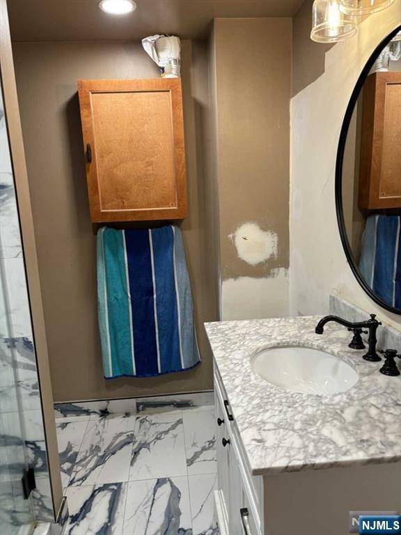 Cliffside Park, NJ 07010,390 Gorge RD #301