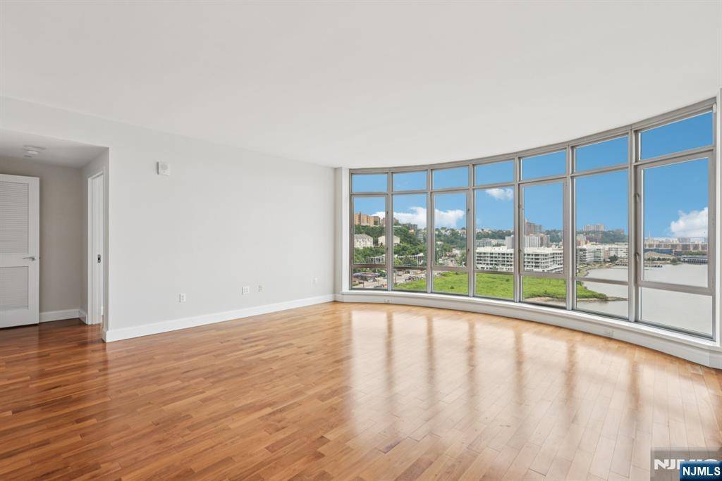 North Bergen, NJ 07047,8100 River RD #1215
