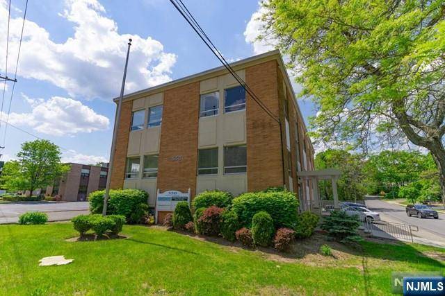 Englewood Cliffs, NJ 07632,550 Sylvan AVE #L4