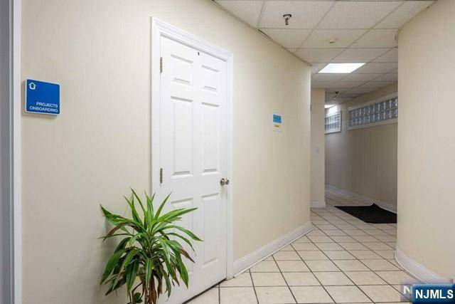 Englewood Cliffs, NJ 07632,550 Sylvan AVE #L4