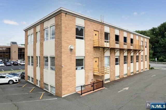 Englewood Cliffs, NJ 07632,550 Sylvan AVE #L4