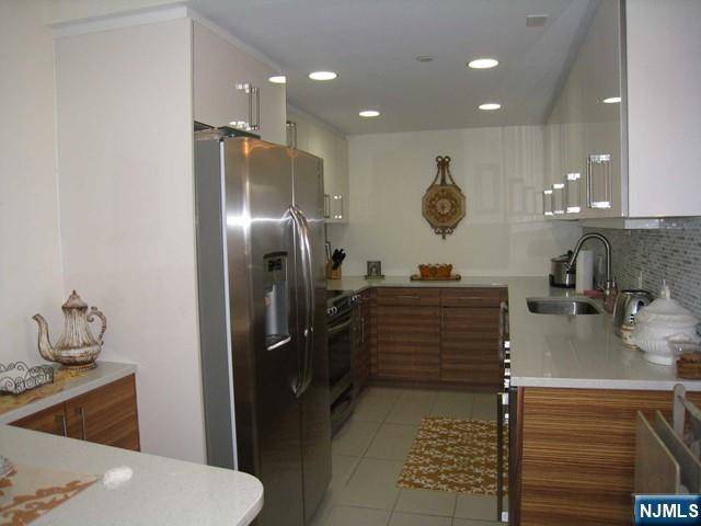 Fort Lee, NJ 07024,800 palisade AVE #802