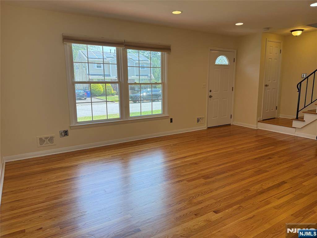 Tenafly, NJ 07670,95 Cortland PL #A-North