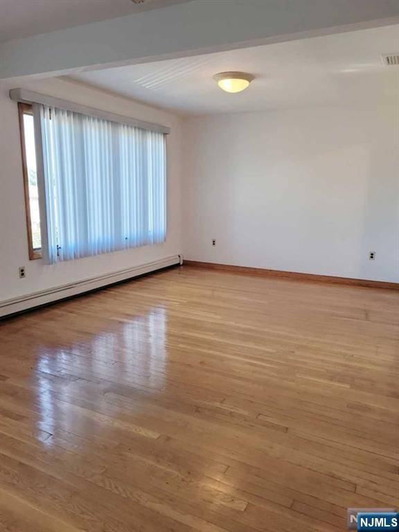 Palisades Park, NJ 07650,239 Glen AVE #2