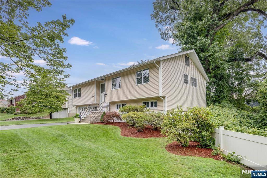 Oradell, NJ 07649,260 Elm ST