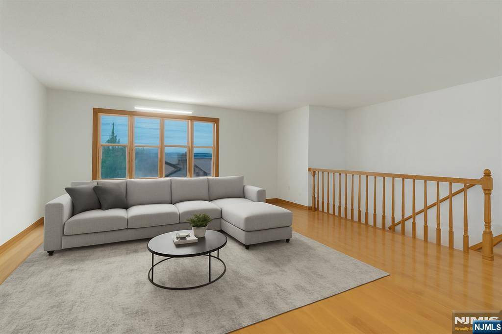 Palisades Park, NJ 07650,315 13th ST #2