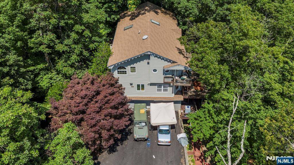 Pompton Lakes, NJ 07442,65 Hemlock RD