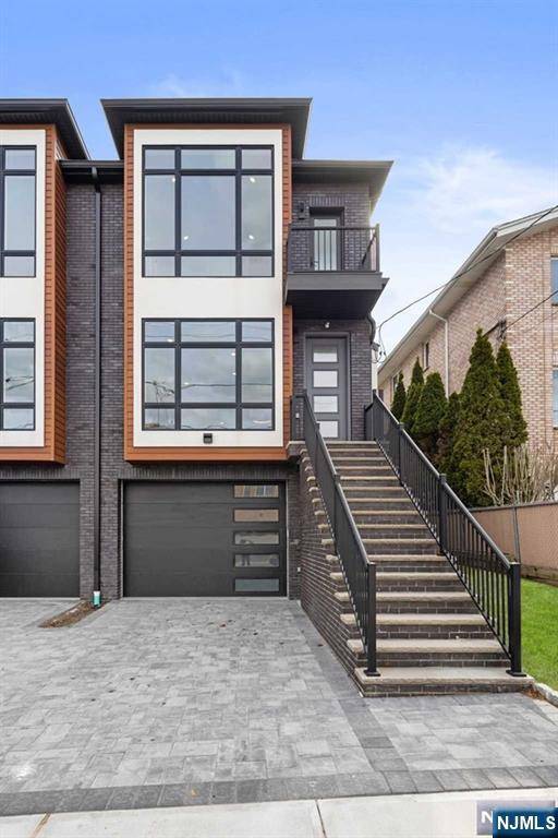 Cliffside Park, NJ 07010,366 Nelson AVE #B