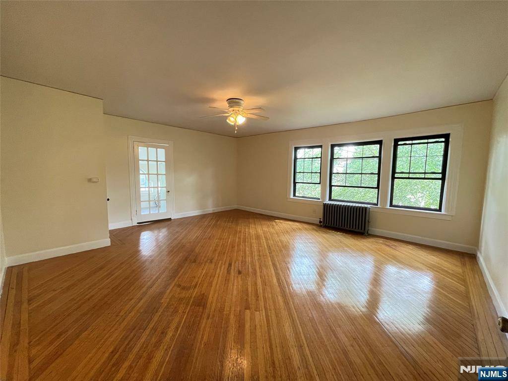Montclair, NJ 07043,195 Lorraine AVE #3