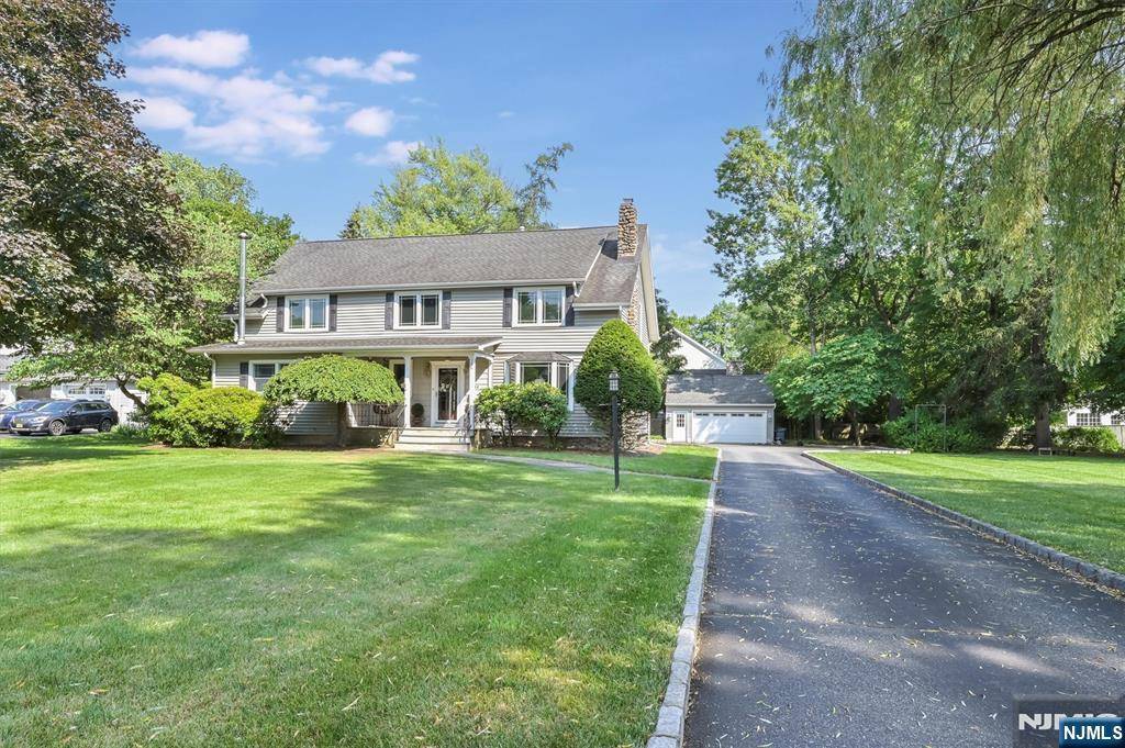 Midland Park, NJ 07432,108 Park AVE