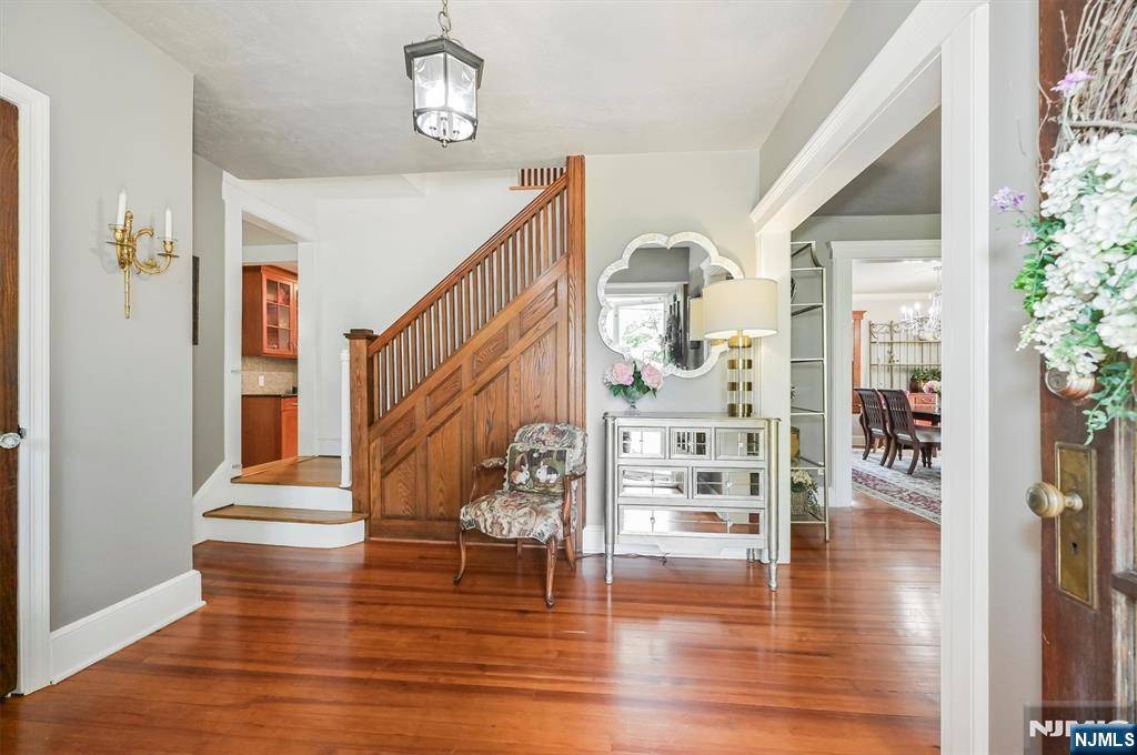 Midland Park, NJ 07432,108 Park AVE