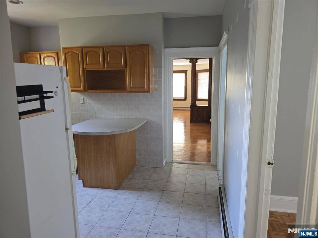 Hawthorne, NJ 07506,209 Lafayette AVE #2