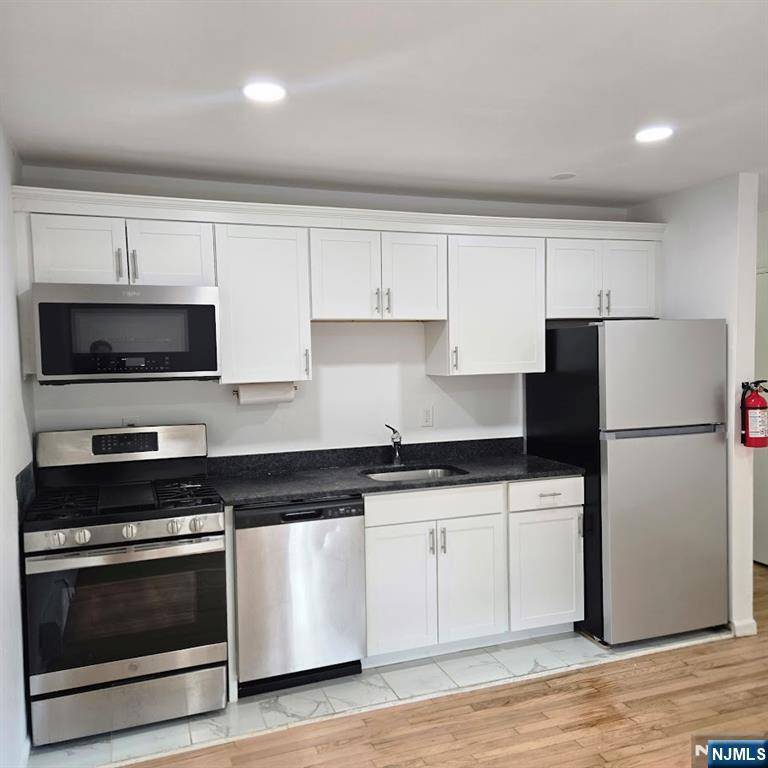 Nutley, NJ 07110,640 Franklin AVE #1H