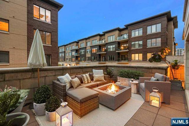 Weehawken, NJ 07086,24 Eton ROW