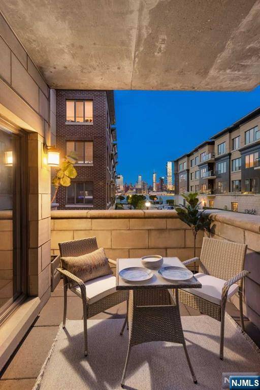 Weehawken, NJ 07086,24 Eton ROW