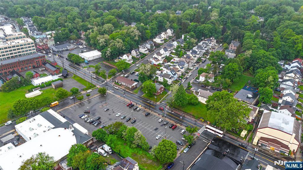 West Orange, NJ 07052,222 Main ST
