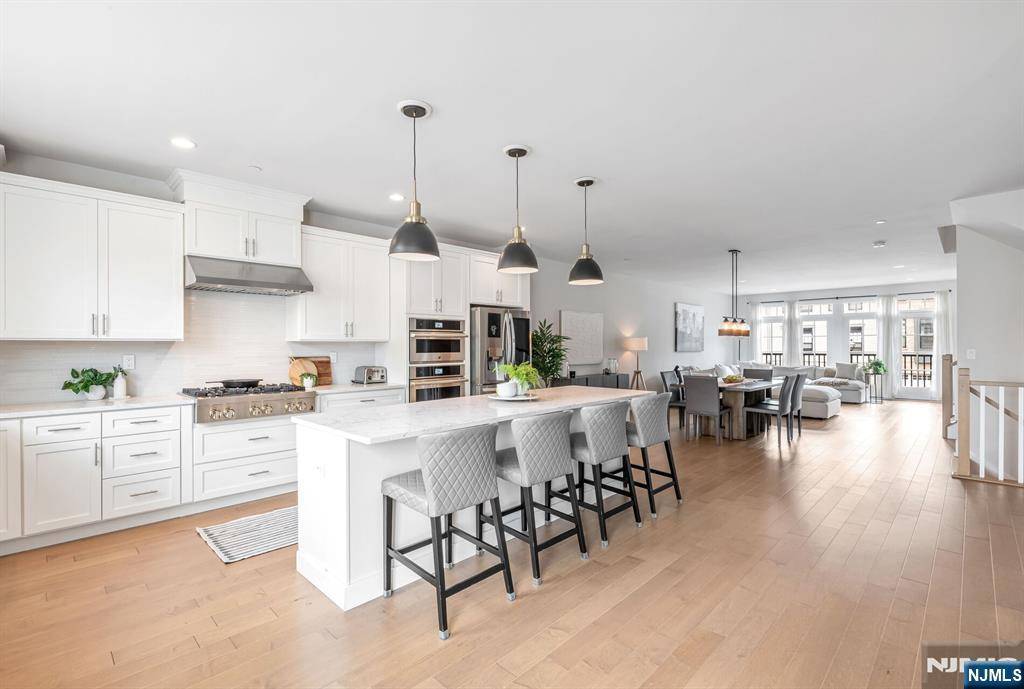 Montvale, NJ 07645,3 Cranberry LN