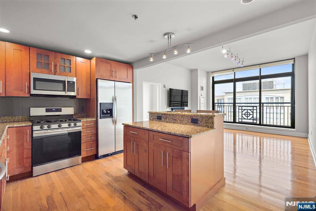 Hoboken, NJ 07030,1025 Maxwell LN #1209