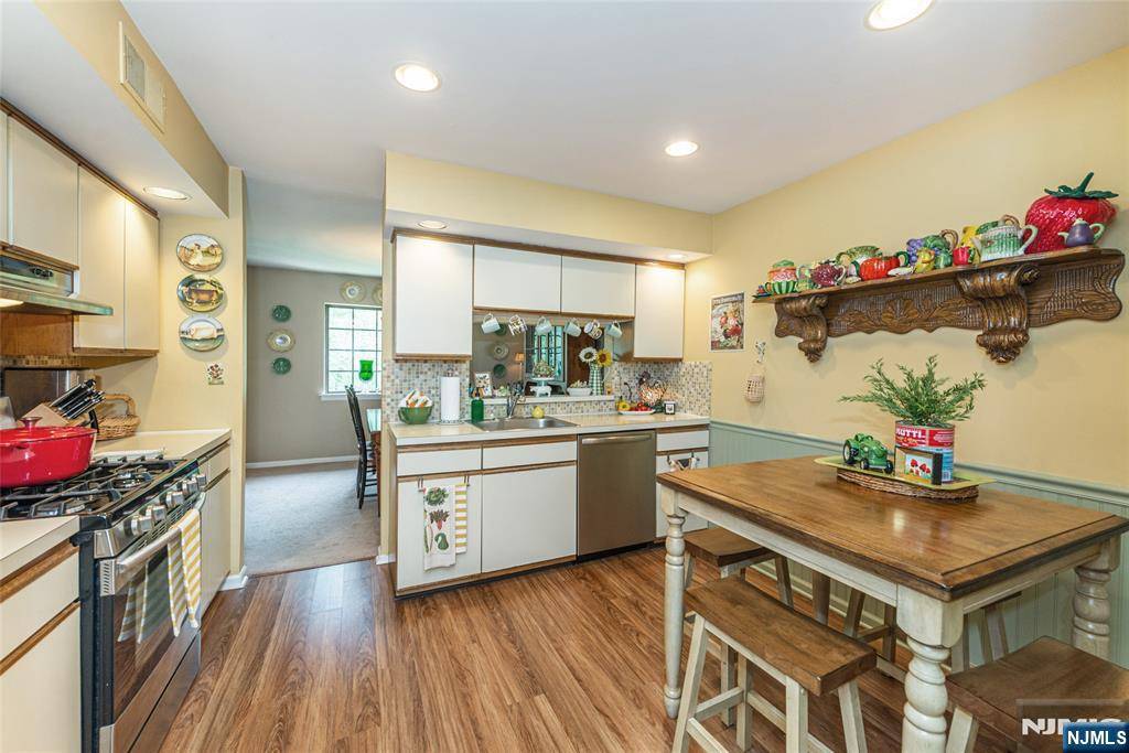 Mahwah, NJ 07430,3514 Whittier CT