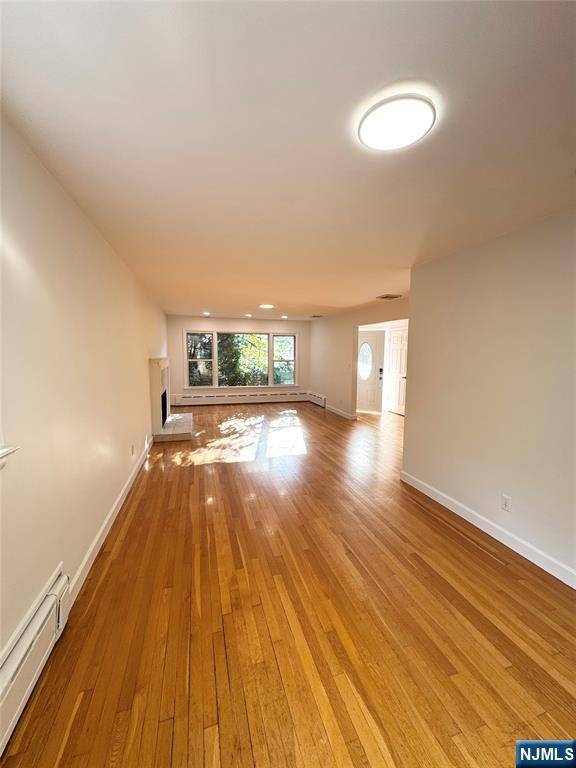 Cresskill, NJ 07626,158 12th