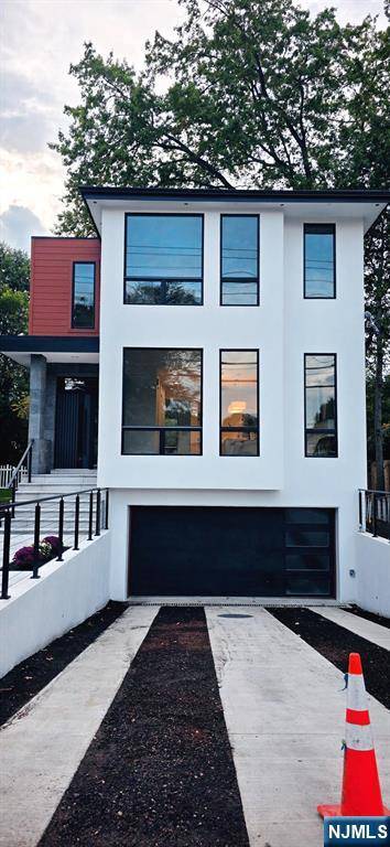 Tenafly, NJ 07670,43 Grove ST