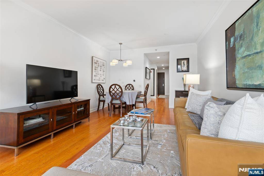 Edgewater, NJ 07020,1017 Hudson PARK #1017