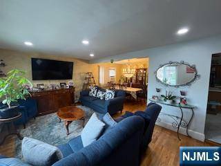 Kearny, NJ 07032,501 Forest ST #1