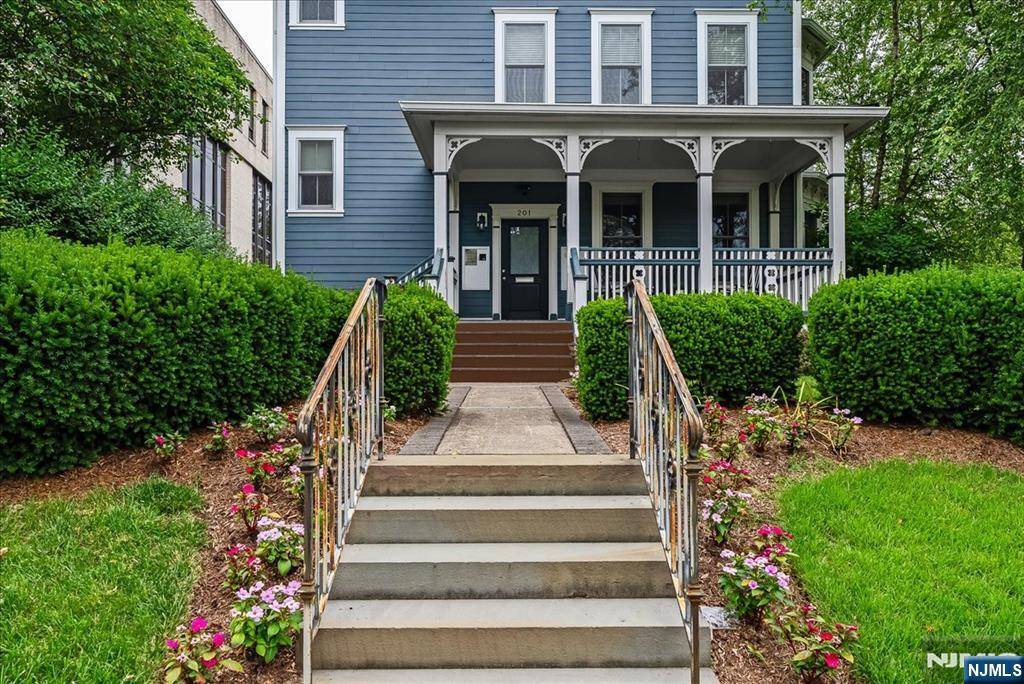 Montclair, NJ 07042,201 Claremont AVE