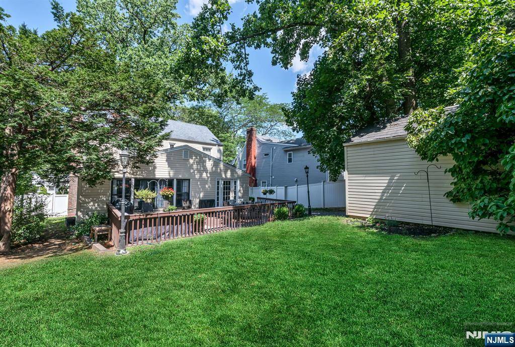 Teaneck, NJ 07666,1073 Bromley AVE