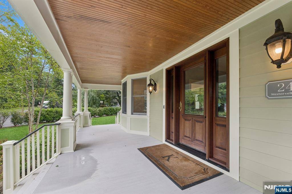 Tenafly, NJ 07670,24 Westervelt AVE