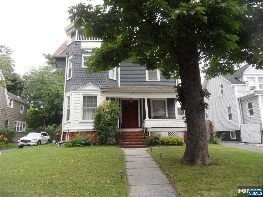 East Orange, NJ 07017,315 Arlington AVE