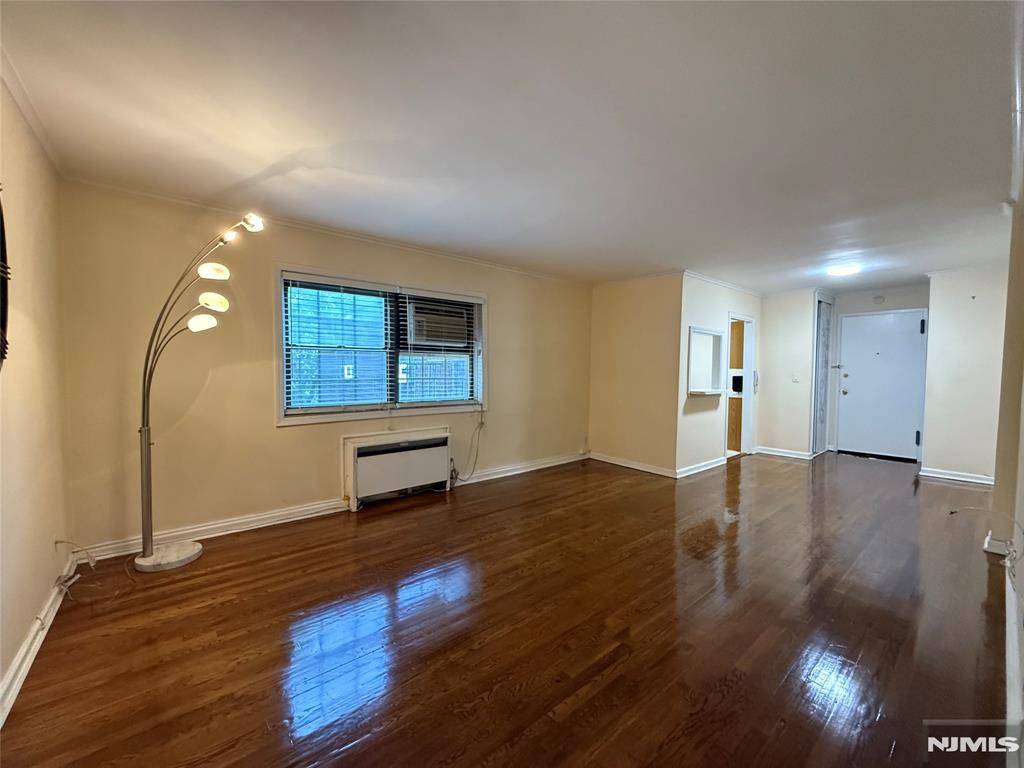 Fort Lee, NJ 07024,420 Fairview AVE #5C