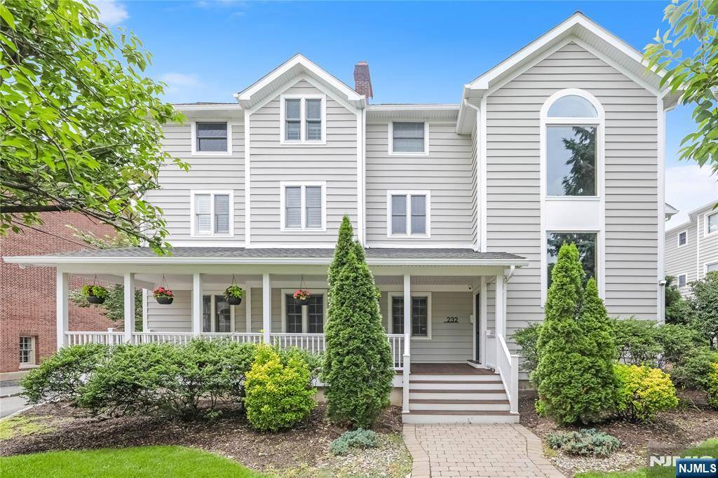 Montclair, NJ 07042,232 Claremont AVE #2