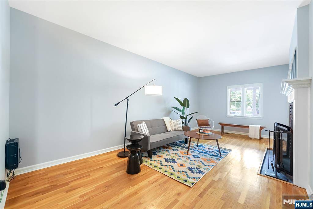 Montclair, NJ 07042,232 Claremont AVE #2