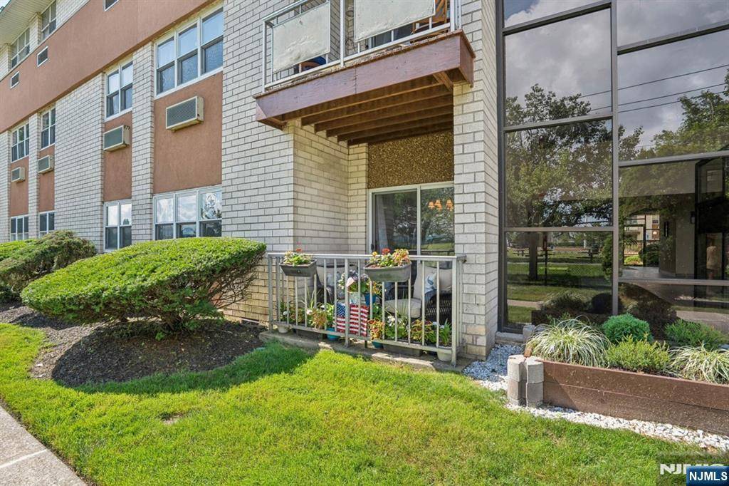Edgewater, NJ 07020,1111 River RD #G10