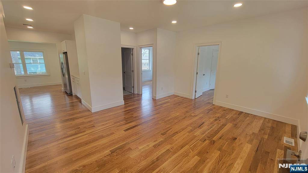 Hasbrouck Heights, NJ 07604,125 Franklin AVE