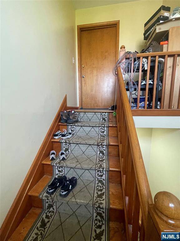 Palisades Park, NJ 07650,458 Lawn AVE #2nd FL