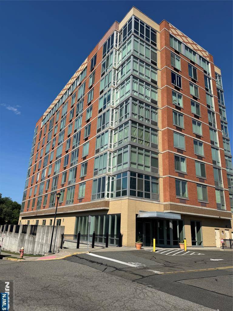 Palisades Park, NJ 07650,800 12th ST #308