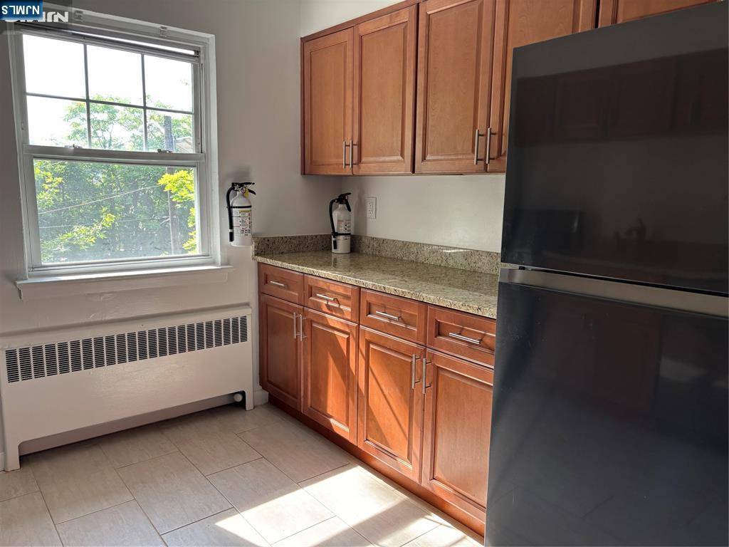 Teaneck, NJ 07666,430 Beverly RD #2E