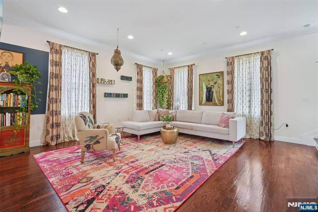 Wood Ridge, NJ 07075,42 Roosevelt DR