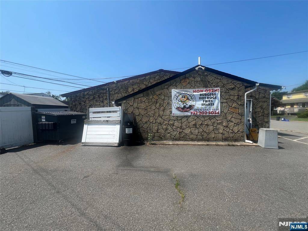 Middlesex, NJ 08846,671 Harris AVE