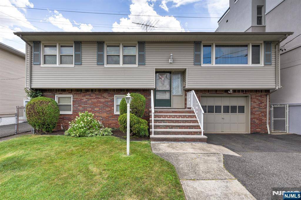 Belleville, NJ 07109,27 Carmer AVE