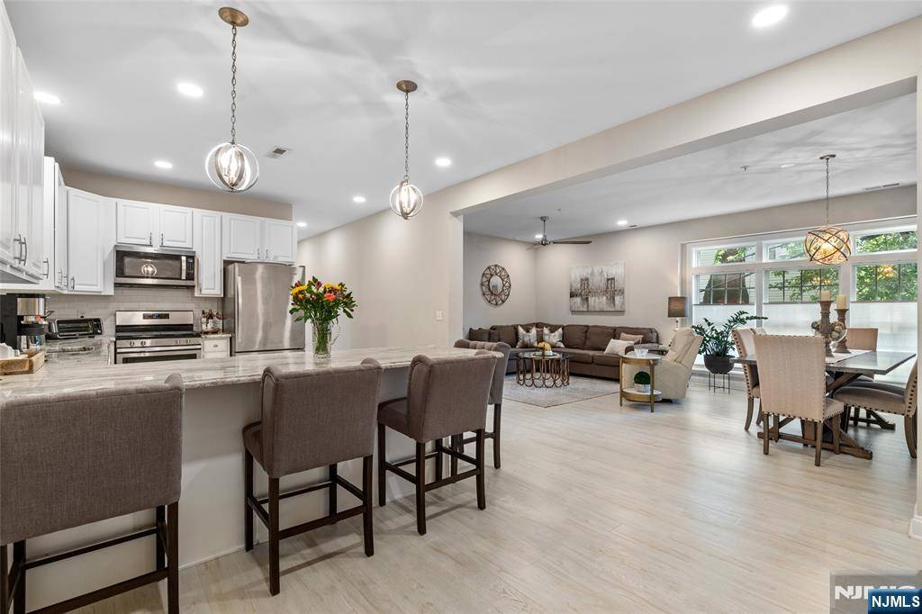 Montclair, NJ 07042,24 Elm ST #2B