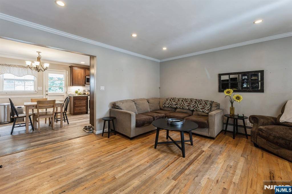 Pompton Lakes, NJ 07442,433 Midland AVE