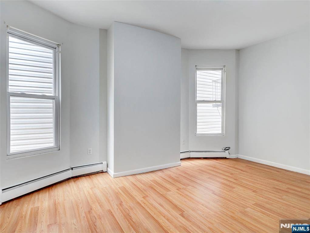 Paterson, NJ 07501,81 Auburn ST