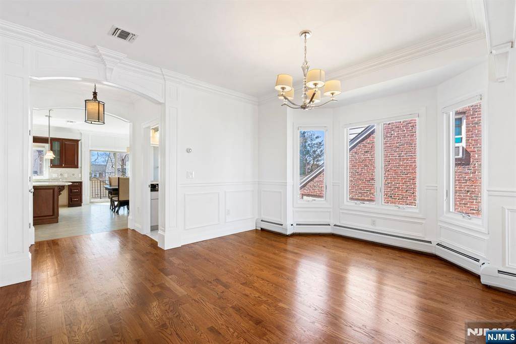 Palisades Park, NJ 07650,80B Liberty PL