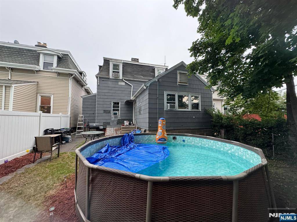 Rutherford, NJ 07070,11 Chestnut ST