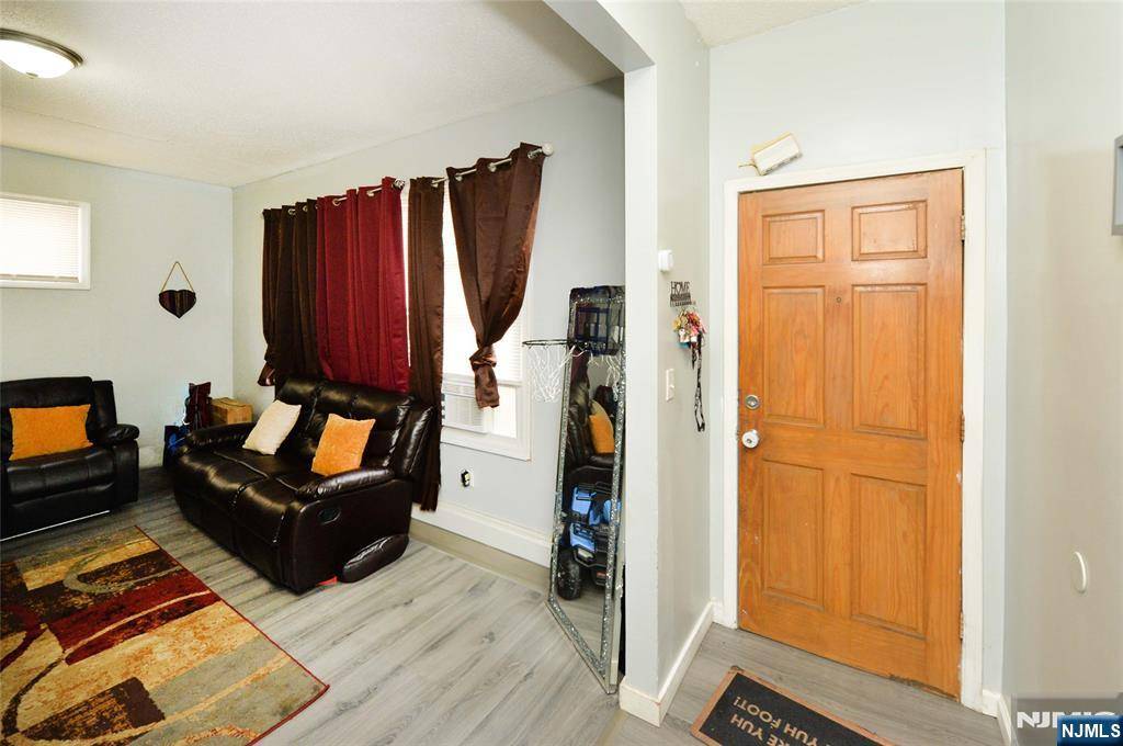 Irvington, NJ 07111,719 18th AVE