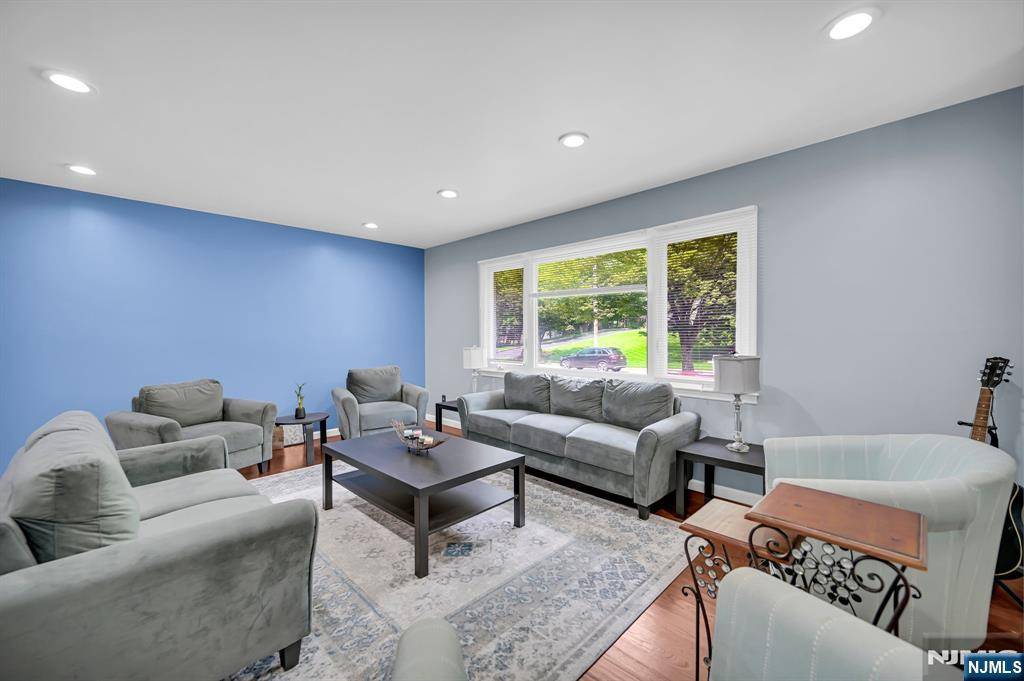 Park Ridge, NJ 07656,246 Park AVE